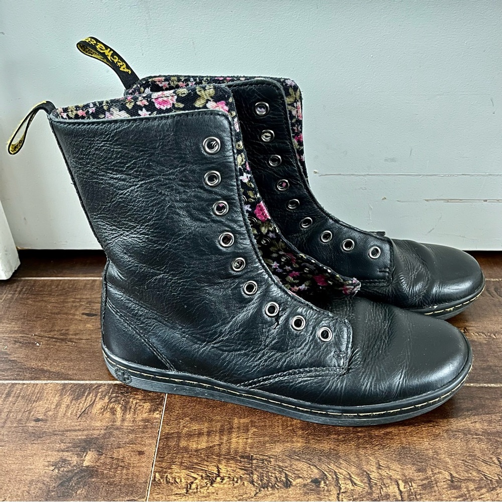 Dr. Martens 9 Eye Floral Lining Boots